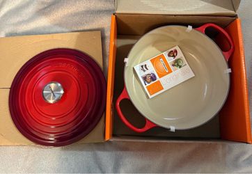 Le Creuset Signature Enameled Cast Iron 5.5-Quart Round Dutch Oven