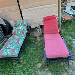 2 Outdoor Pool Chaise Lounge Chairs With Cushions