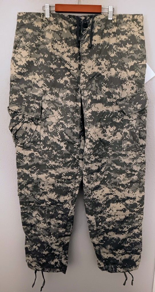 NWT Army Combat Uniform ACU Digital Camo Pants Trousers Size Large Regular