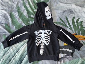 3t hoodie $6