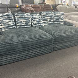 Hot Deal🔥Gorgeous Dark Grey Sofa Sectional Lounger Available Only $999