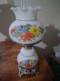 Vintage Gone with the Wind Floral Table Lamp