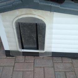 Plastic Dog House 