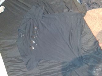 Medium guess t-shirt