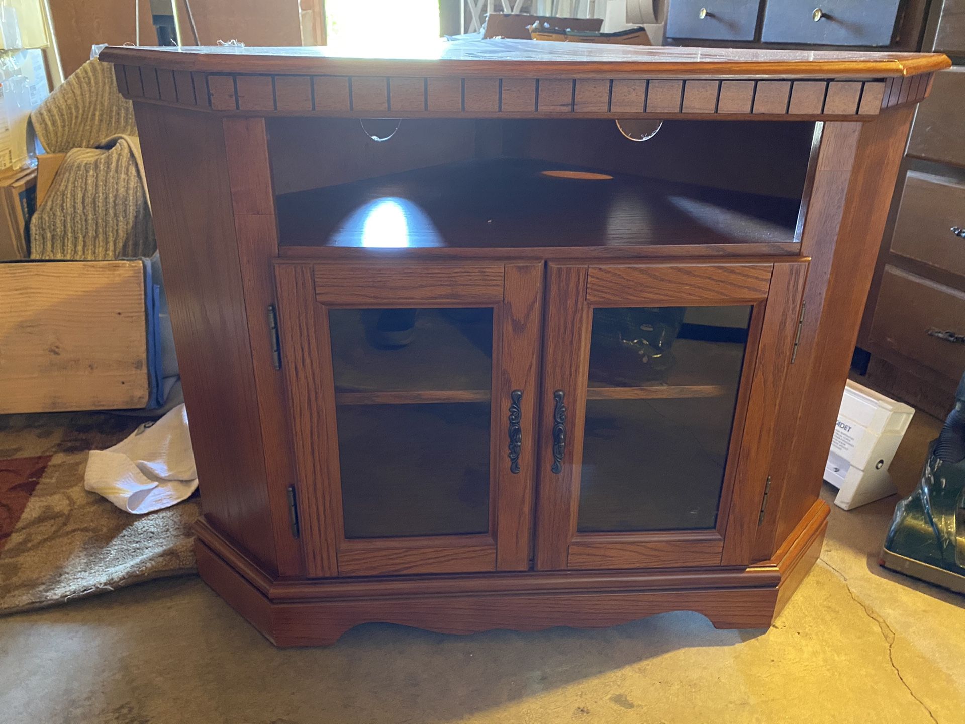 Corner TV stand