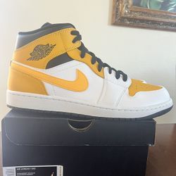 Jordan 1 Mid Size 11 Men | NEW
