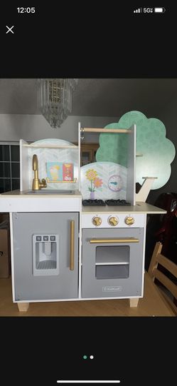 Cute Play Kitchen
