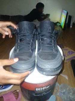 Black cats spizike lows Size:13