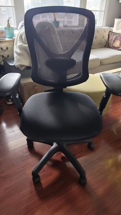 Black mesh office chair