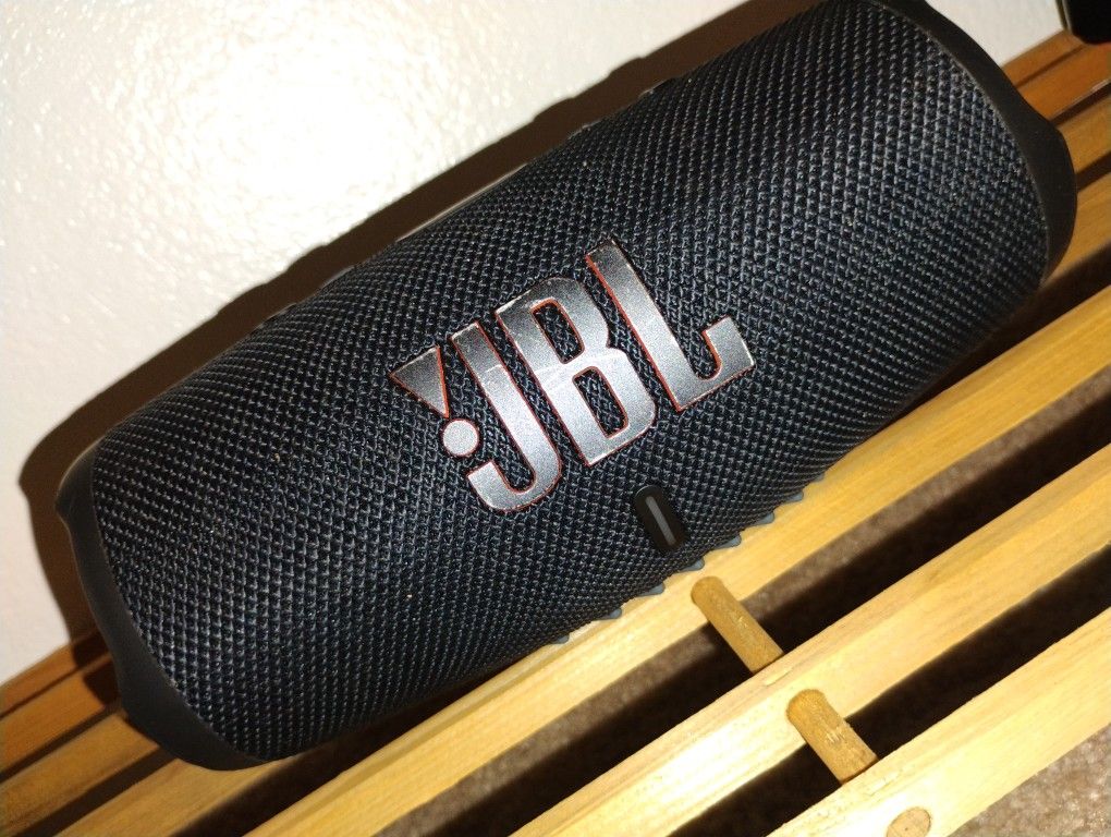 JBL Charge 5