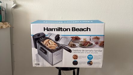 Hamilton Beach- Family Size Deep Fryer (12 cup oil capacity) Brand new pice