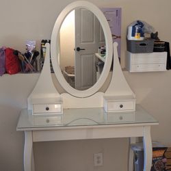 FREE: Mirrored Vanity 