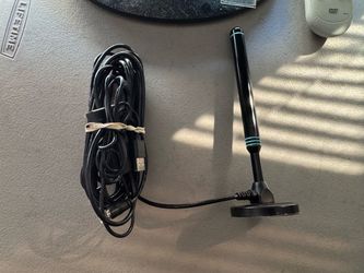 LIKE NEW! HDTV Antenna Digital TV Antenna for Local Channels