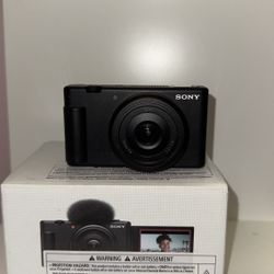Sony - ZV-1F Vlog Camera