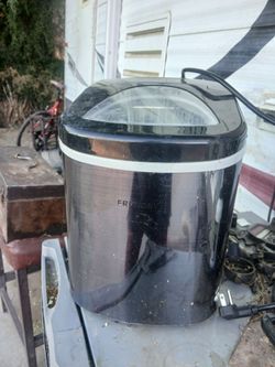 Frigidaire Ice maker