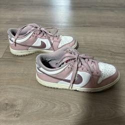 pink dunks nike  size 5.5 youth
