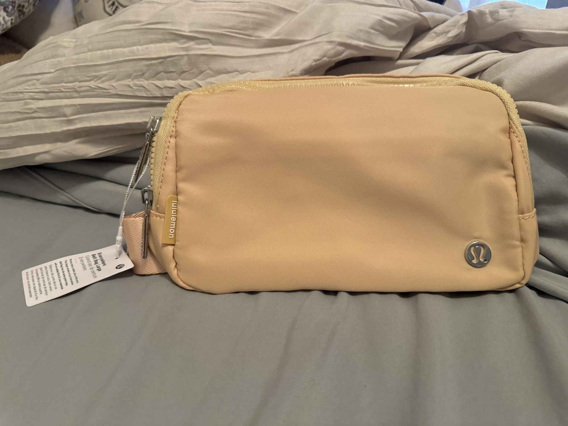 New Lululemon Everywhere Belt Bag Color: Cream / Size 2L (Large) Lululemon (No pickup/Shipping Only - See Description)
