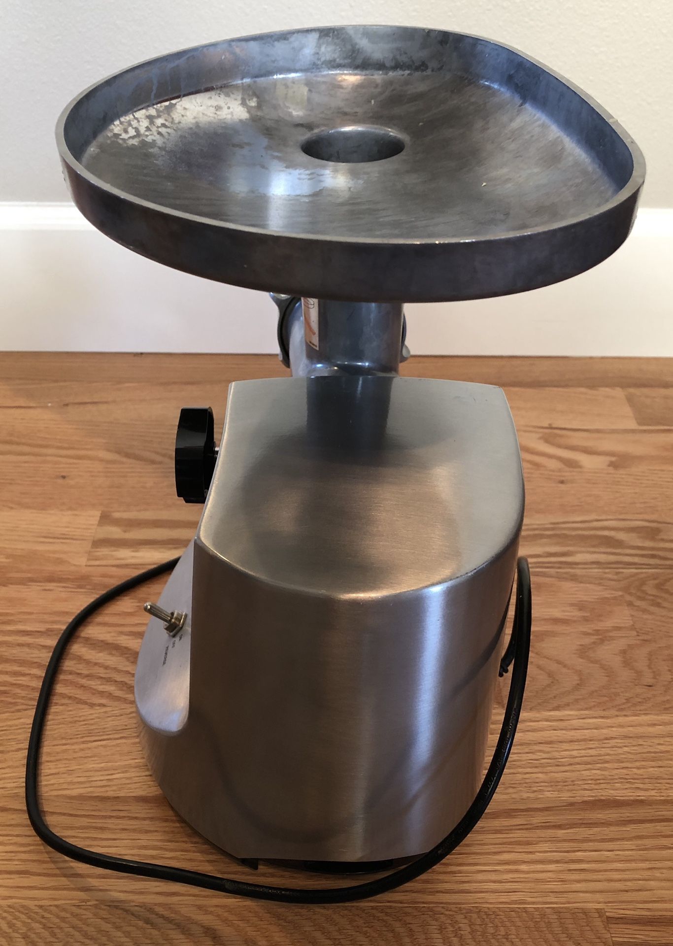 Waring Pro Professional Meat Grinder MG800 for Sale in Woodinville, WA