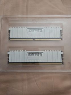 16 GB (8GB × 2) corsair vengeance DDR4
