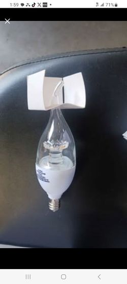 Candelabra  Light bulb Ba11 e12 5w 3000lm 3000k 120vac 94mA $4/lot of 6 $20