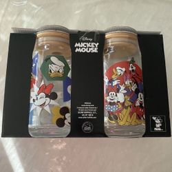 Disney glass tumbler set