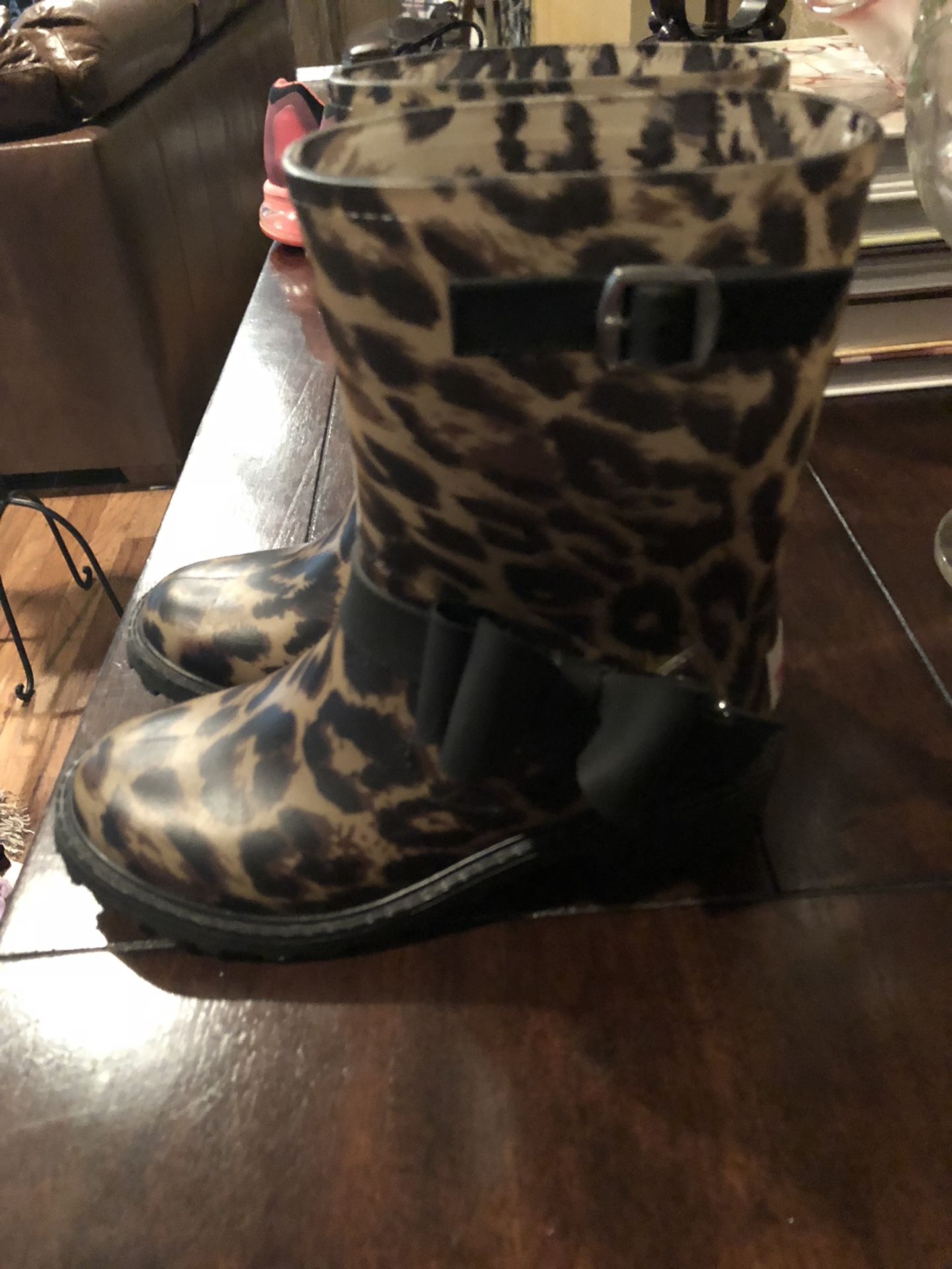 Rain boots girls size 1
