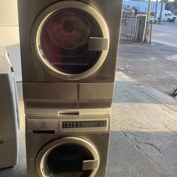 Washer And Ventless Dryer Electrolux 24inch 