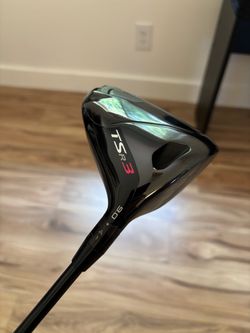 ** Titleist TSR3 Driver 9• **