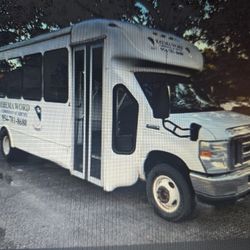 2016 Ford e-450 Passenger Bus