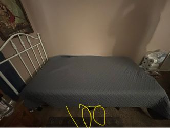 Twin  bed w/ Mattress