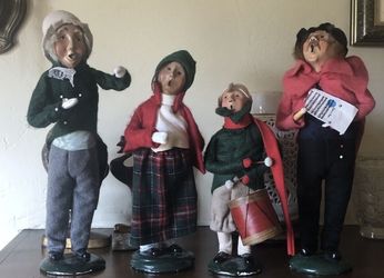 Vintage Byers Choice Christmas Caroler Figures Set of 4 