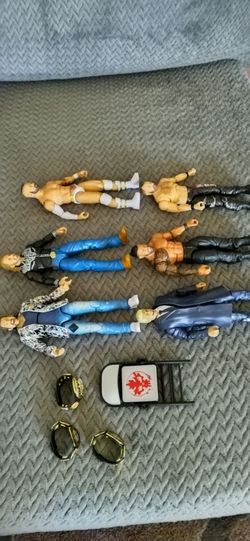 Loose wrestling figures