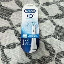 New 2 Of The Oral B iO Brush Head White Color