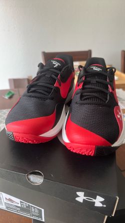 UA lockdown 7 basketball shoe Sz 10.5