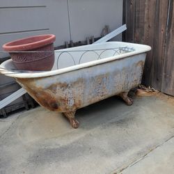 Antique Cast Iron Clawfoot Bathtub 