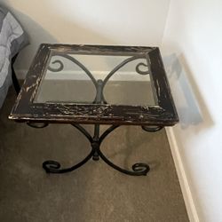2 End Tables 