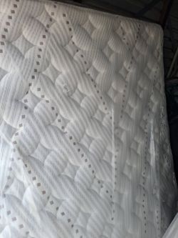 King size novaform mattress