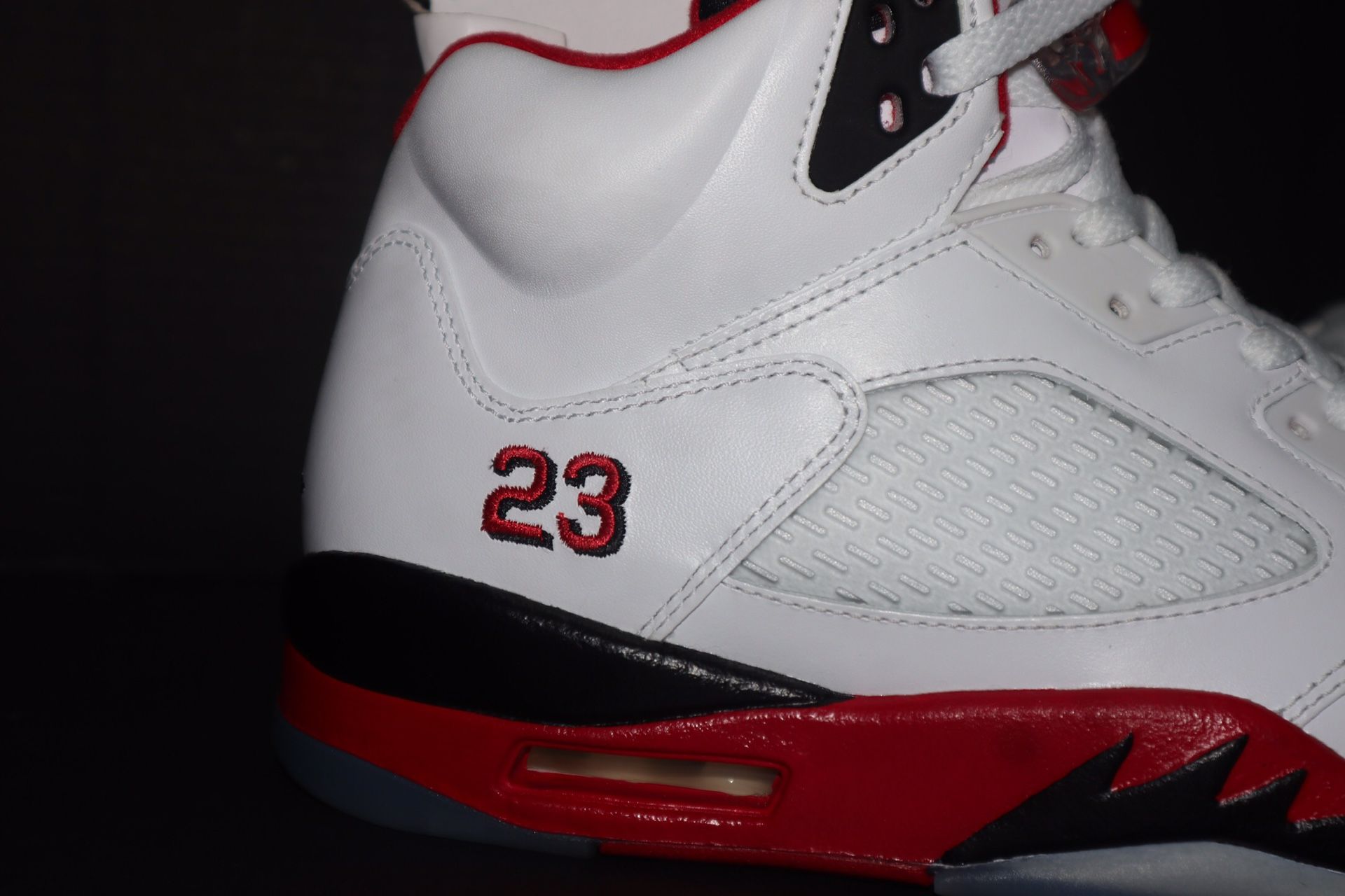 2013 Jordan Fire Red 5 size 9.5 DS Kept Brand new for 7 years