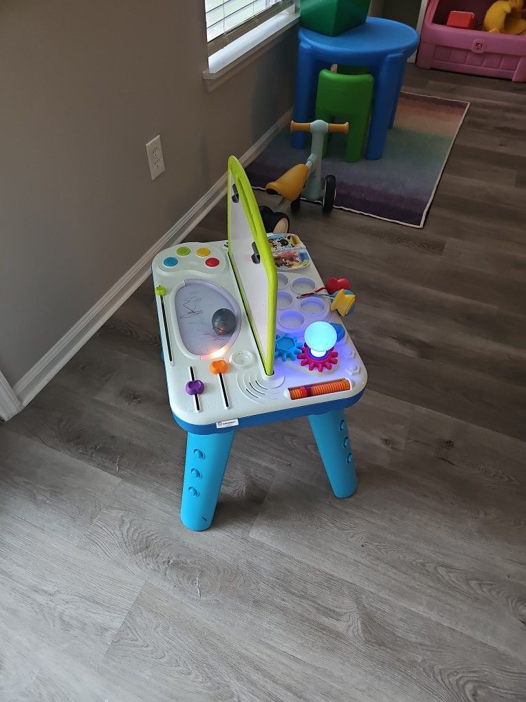 Little Einstein Activity Table