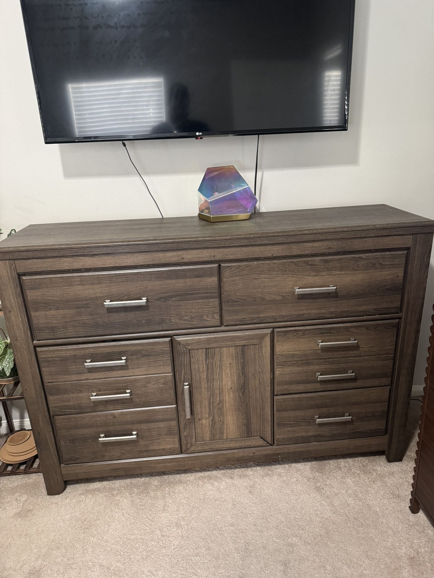 Chest of Drawers, Dresser, Nightstand Set