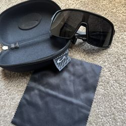 Oakley black sunglasses 