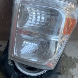 Ford F-350 Headlight