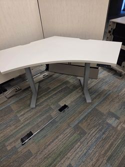 Sit and stand desk