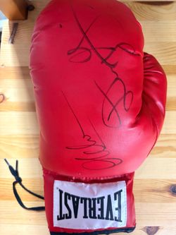 Danny Garcia vs Amir khan boxing glove autograph by both fighters