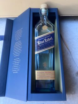 Johnnie Walker Blue Label Scotch Whiskey 750ml Bottle (Empty) w/ Tassel & Box