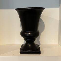 Clay Glazed Vase In Black Mat Finish