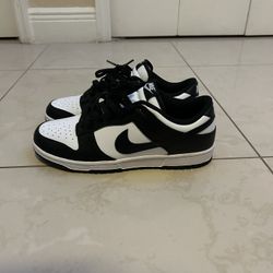 Nike Panda Dunks