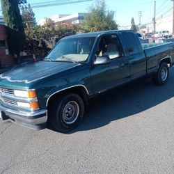 Chevy Silverado 1996 With 156000 Miles Motor And Transmission In Good Condition