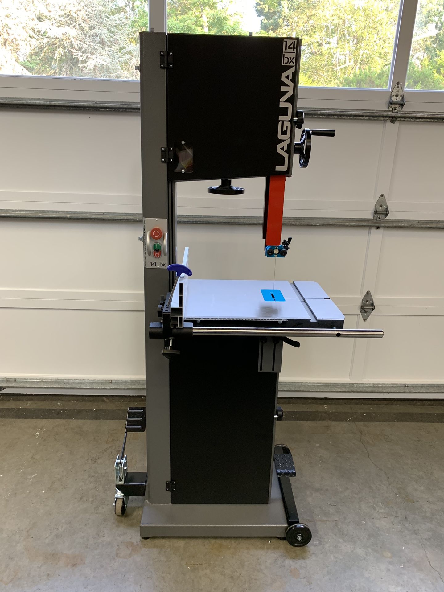 NEW Laguna 14 BX Bandsaw 220 V 2.5 HP for Sale in Seattle, WA OfferUp