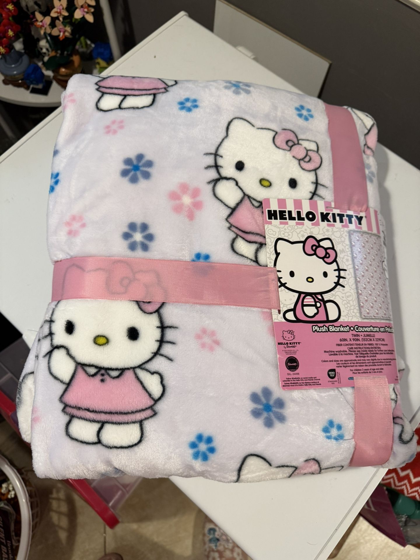 Hello Kitty Twin Blanket New